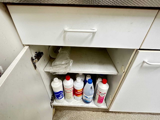 Inhoud kantine - afbeelding 11 van  11