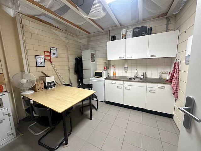 Inhoud kantine - afbeelding 1 van  10