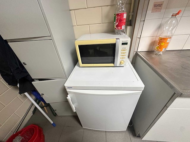 Inhoud kantine - afbeelding 4 van  10