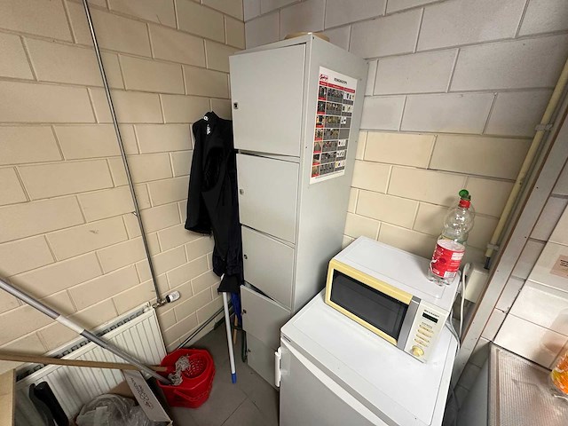 Inhoud kantine - afbeelding 5 van  10