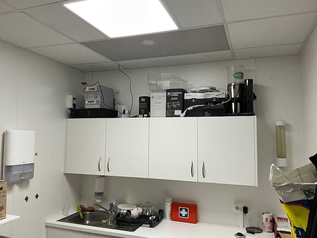 Inhoud kantine - afbeelding 1 van  10