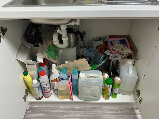 Inhoud kantine - afbeelding 9 van  10