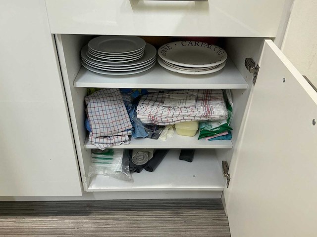 Inhoud kantine - afbeelding 5 van  8