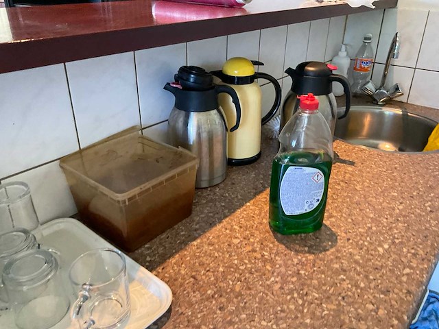 Inhoud kantine - afbeelding 4 van  12