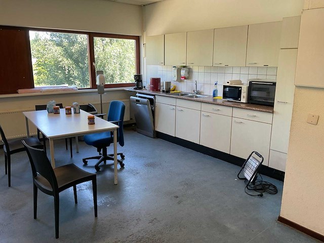 Inhoud kantine - afbeelding 1 van  12