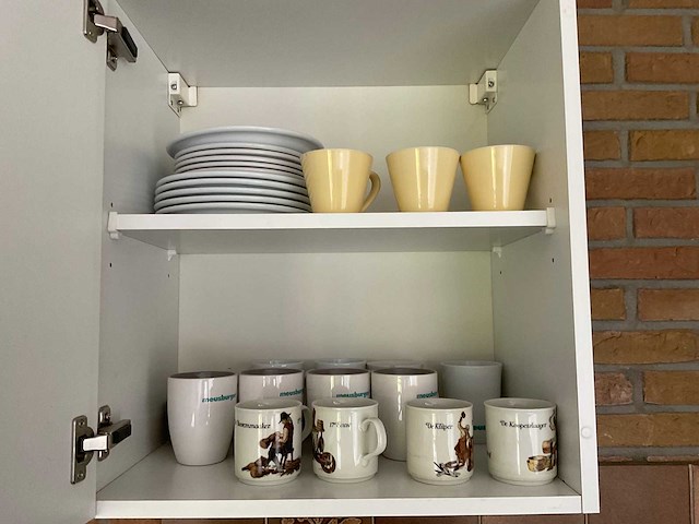 Inhoud kantine - afbeelding 4 van  18