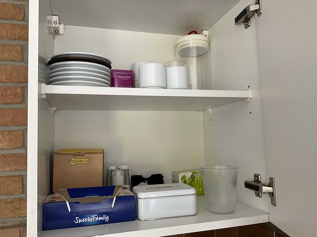 Inhoud kantine - afbeelding 5 van  18