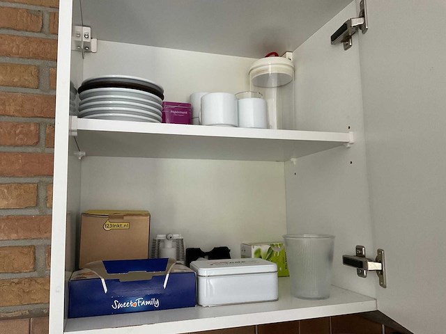 Inhoud kantine - afbeelding 9 van  18