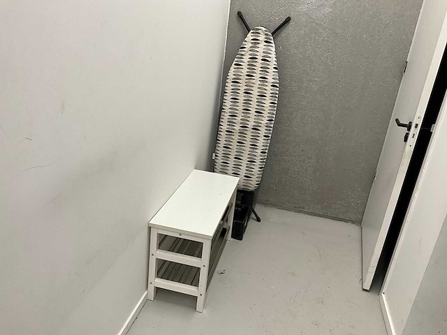 Inhoud kantoor en kleedruimte - afbeelding 9 van  9