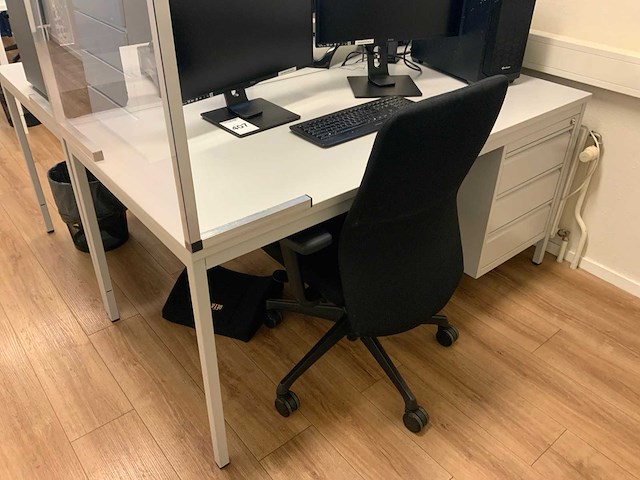 Inhoud kantoor - afbeelding 18 van  22