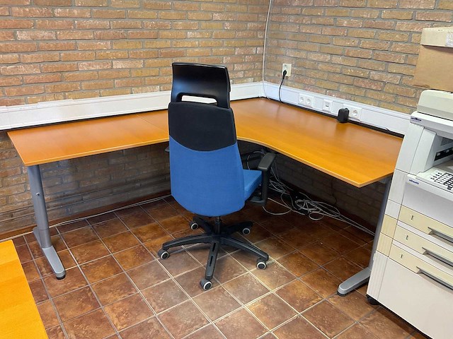 Inhoud kantoor - afbeelding 4 van  18