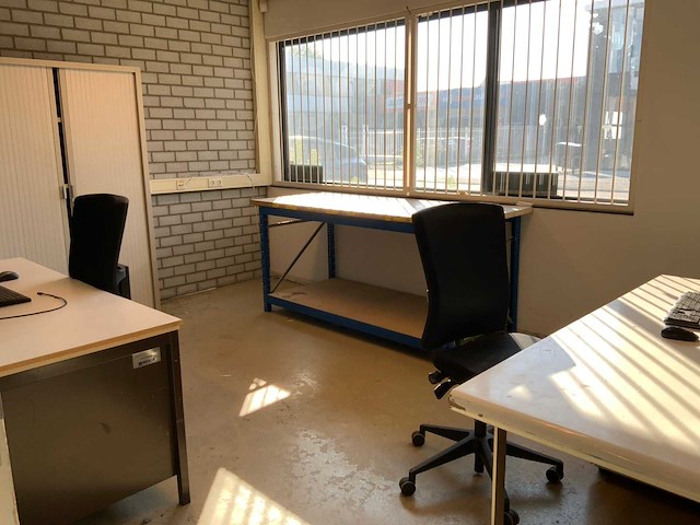 Inhoud kantoor - afbeelding 12 van  24