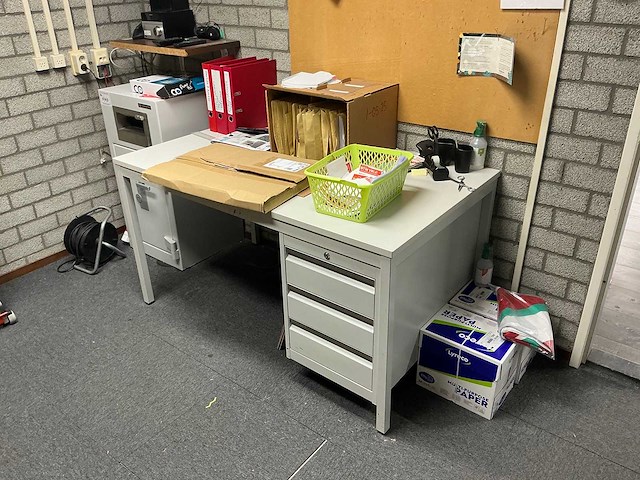 Inhoud kantoor/kantine - afbeelding 1 van  9