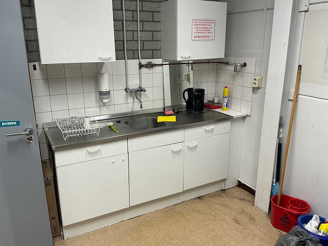 Inhoud kantoor/kantine - afbeelding 8 van  9