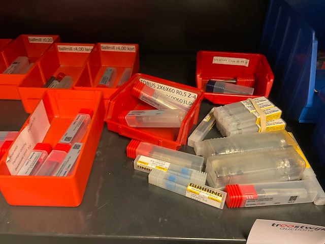 Inhoud kast diverse gereedschappen - afbeelding 12 van  17