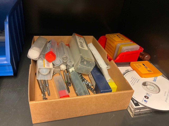 Inhoud kast diverse gereedschappen - afbeelding 14 van  17