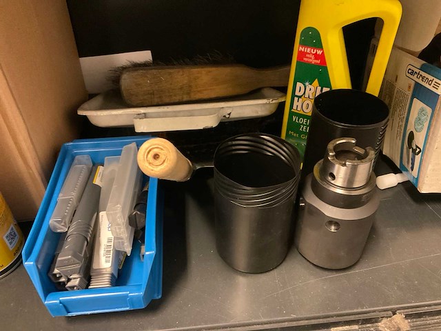 Inhoud kast diverse gereedschappen - afbeelding 10 van  21
