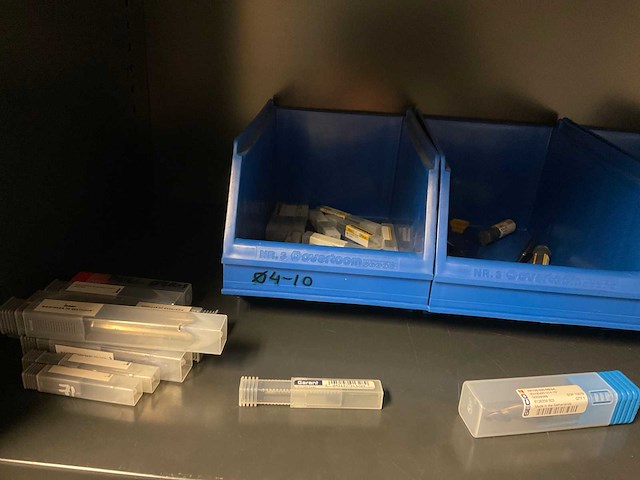 Inhoud kast diverse gereedschappen - afbeelding 17 van  21