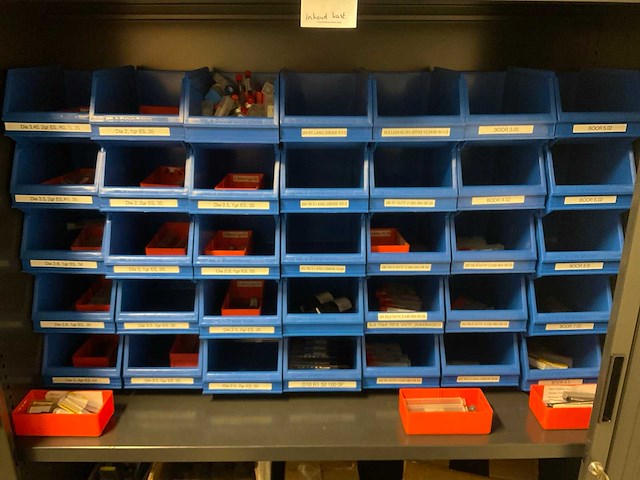 Inhoud kast diverse gereedschappen - afbeelding 18 van  21