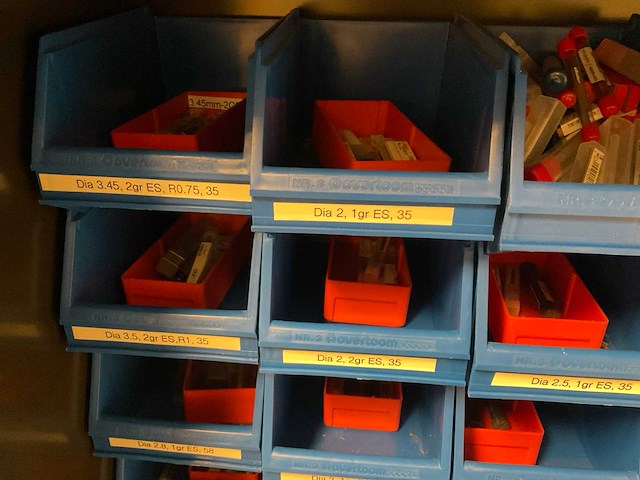 Inhoud kast diverse gereedschappen - afbeelding 21 van  21