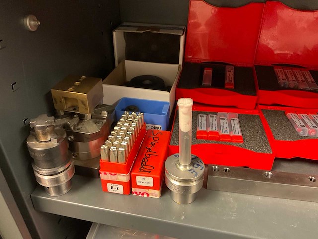 Inhoud kast diverse gereedschappen - afbeelding 3 van  20