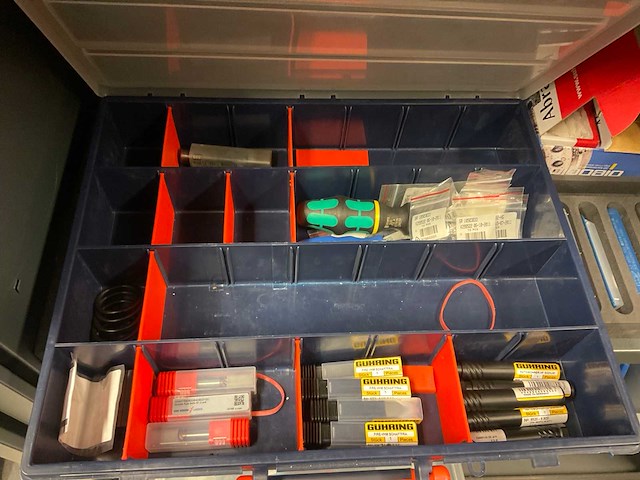 Inhoud kast diverse gereedschappen - afbeelding 9 van  20