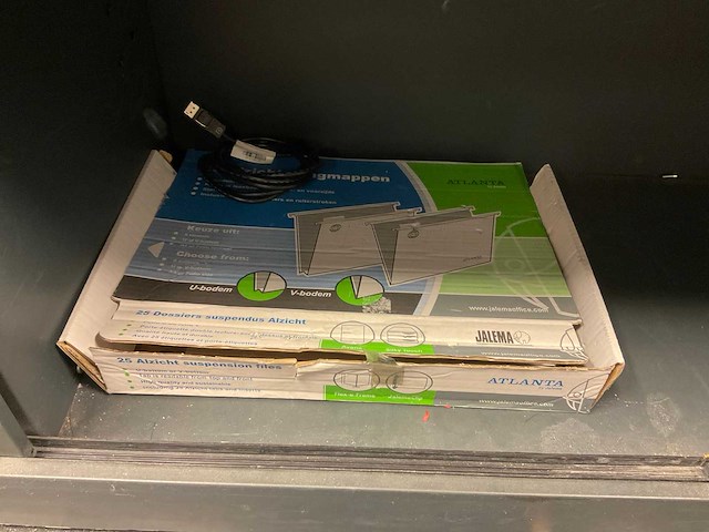 Inhoud kast diverse gereedschappen - afbeelding 13 van  20