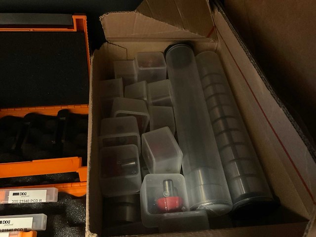 Inhoud kast diverse gereedschappen - afbeelding 17 van  20