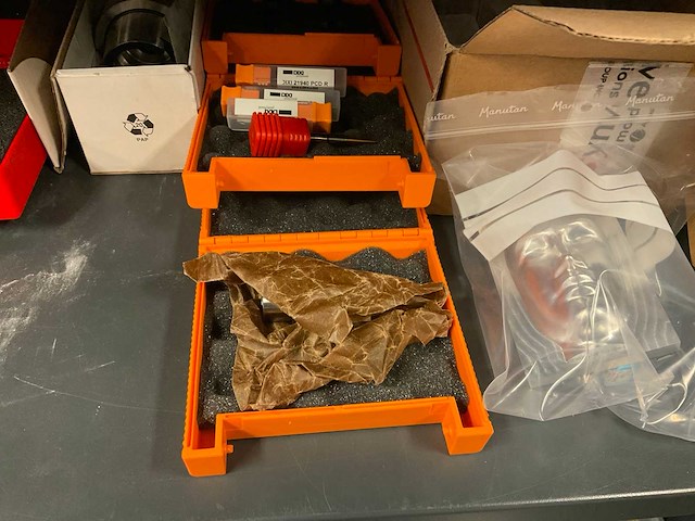 Inhoud kast diverse gereedschappen - afbeelding 19 van  20