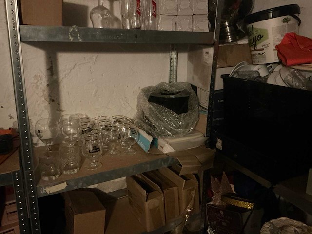Inhoud kelderruimte restaurant - afbeelding 4 van  46