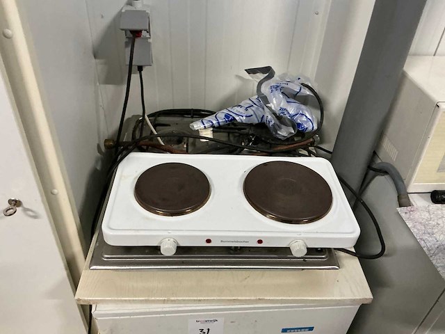 Inhoud keuken met losse keukenapparatuur - afbeelding 15 van  17