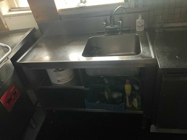 Inhoud keuken restaurant (1e etage) - afbeelding 17 van  45