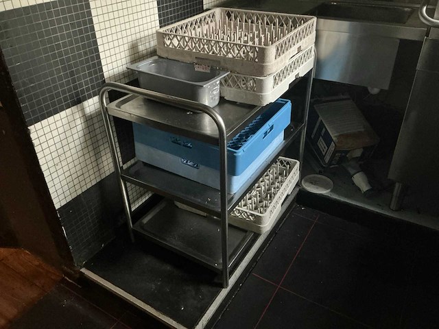 Inhoud keuken restaurant (1e etage) - afbeelding 18 van  45