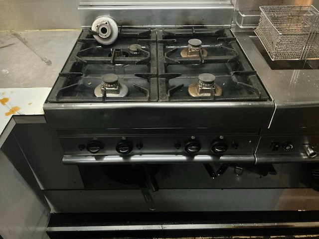 Inhoud keuken restaurant (1e etage) - afbeelding 19 van  45