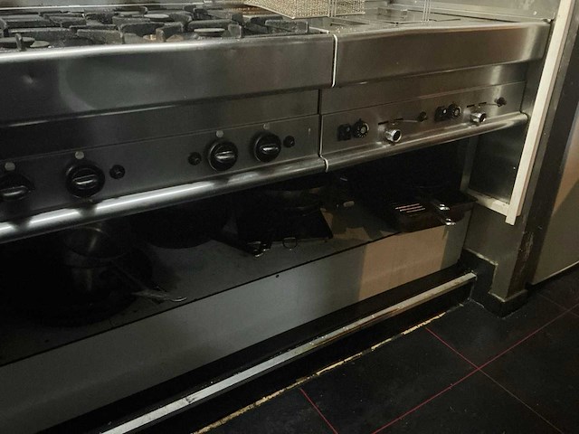 Inhoud keuken restaurant (1e etage) - afbeelding 21 van  45