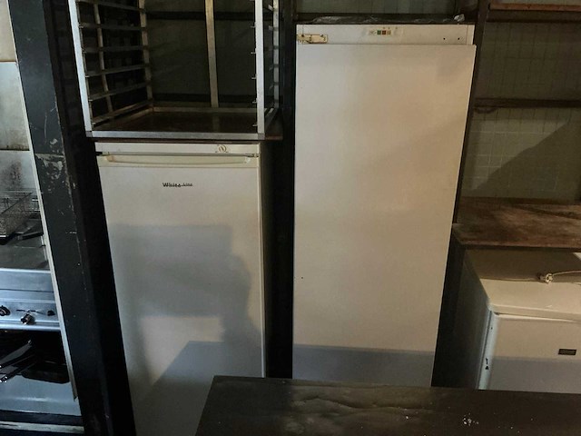 Inhoud keuken restaurant (1e etage) - afbeelding 27 van  45