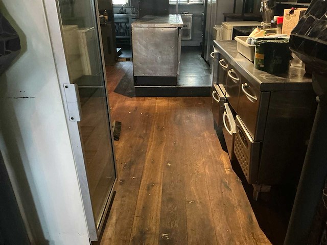 Inhoud keuken restaurant (1e etage) - afbeelding 35 van  45