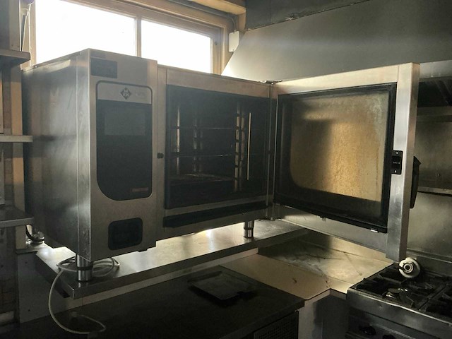 Inhoud keuken restaurant (1e etage) - afbeelding 34 van  45