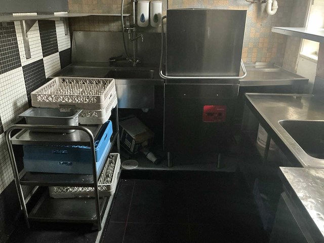 Inhoud keuken restaurant (1e etage) - afbeelding 45 van  45