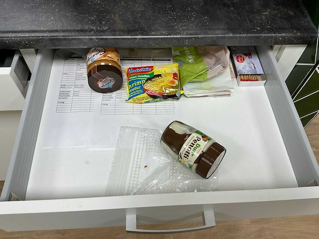 Inhoud keuken - afbeelding 14 van  23