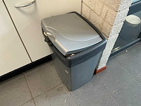 Inhoud keuken. - afbeelding 16 van  16