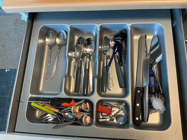 Inhoud keuken - afbeelding 8 van  9