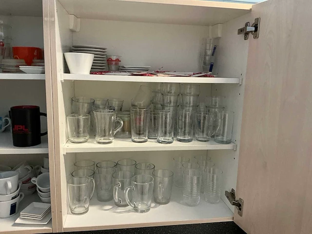 Inhoud keuken - afbeelding 10 van  16