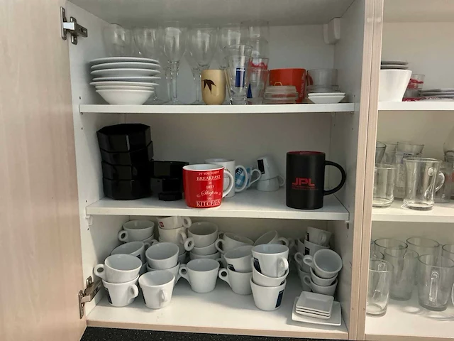 Inhoud keuken - afbeelding 11 van  16