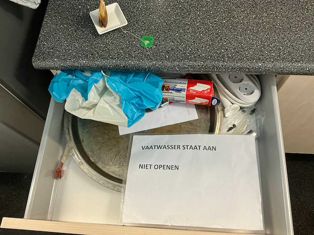 Inhoud keuken - afbeelding 15 van  16