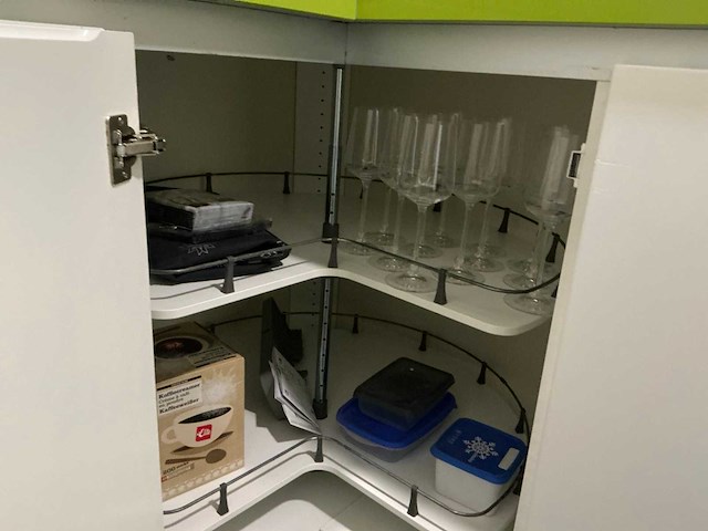 Inhoud keuken - afbeelding 10 van  18