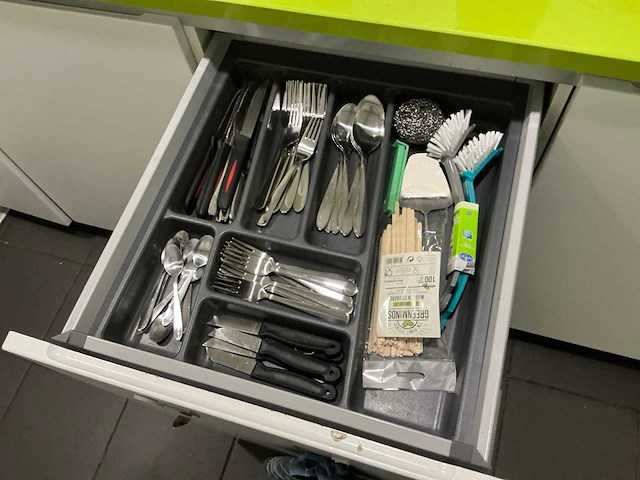 Inhoud keuken - afbeelding 6 van  18