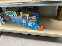 Inhoud keukenblok en 2 voorraadkasten - afbeelding 4 van  18