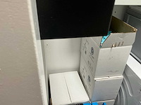 Inhoud keukenblok en 2 voorraadkasten - afbeelding 6 van  18