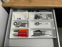 Inhoud keukenblok en 2 voorraadkasten - afbeelding 12 van  18